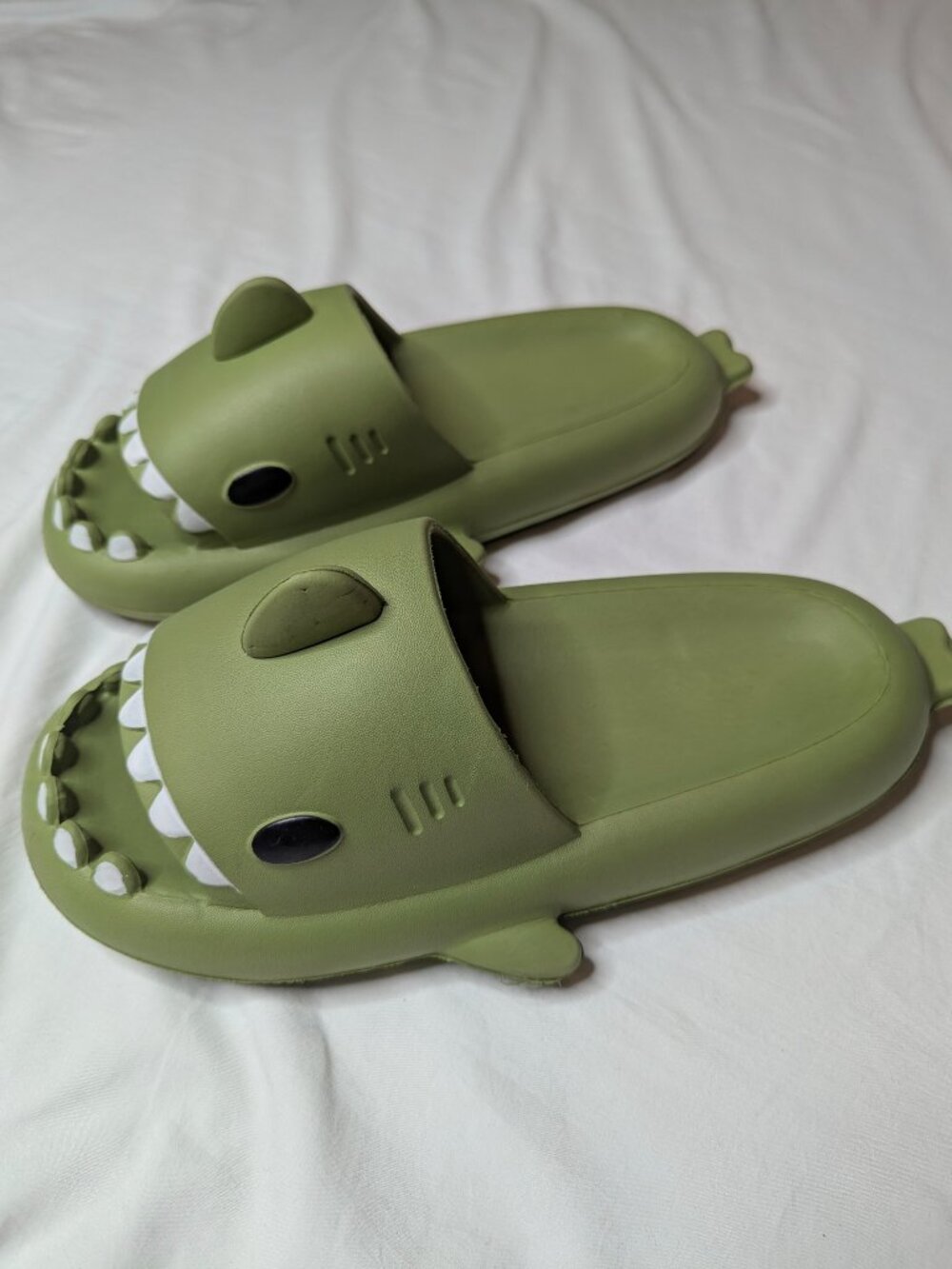 Shark Rubber Slides – Size 44/45 (US 10/11)